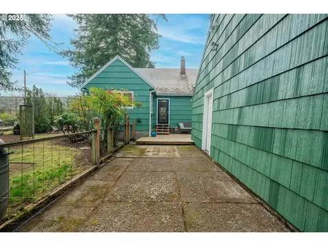 1710 NE 92nd Avenue Portland OR 97220