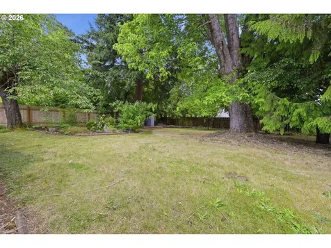 1430 Barton Street Eugene OR 97404