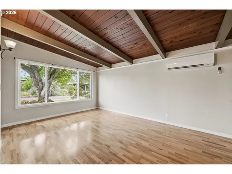 1430 Barton Street Eugene OR 97404