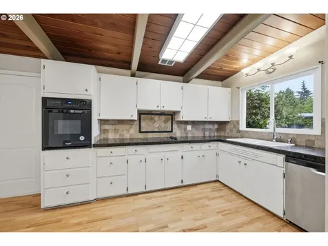 1430 Barton Street Eugene OR 97404