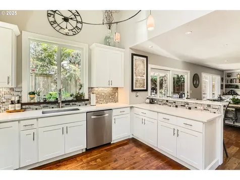 5290 SW Greenwood Circle Tualatin OR 97062