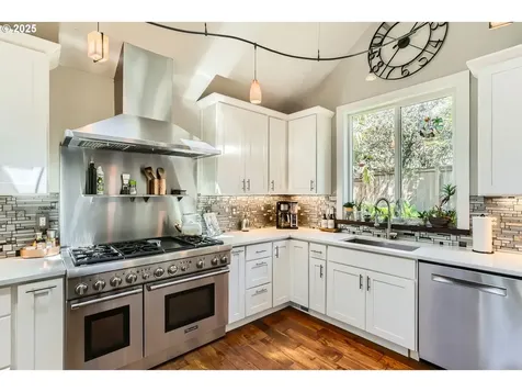 5290 SW Greenwood Circle Tualatin OR 97062