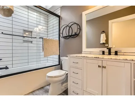 5290 SW Greenwood Circle Tualatin OR 97062