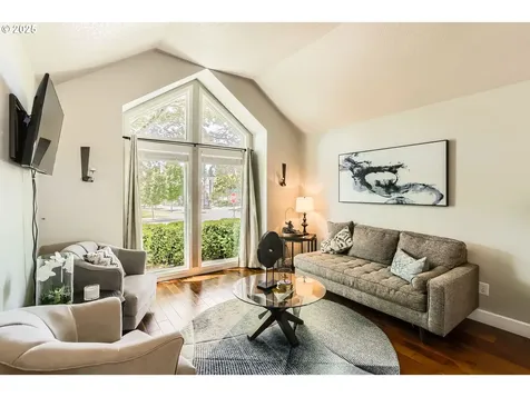 5290 SW Greenwood Circle Tualatin OR 97062