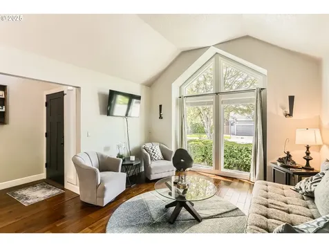 5290 SW Greenwood Circle Tualatin OR 97062
