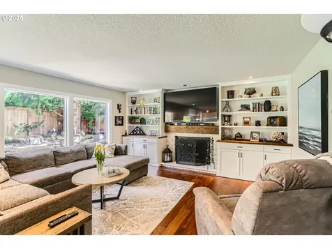 5290 SW Greenwood Circle Tualatin OR 97062