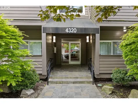 4320 S Corbett Avenue Portland OR 97239