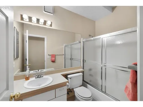 4320 S Corbett Avenue Portland OR 97239