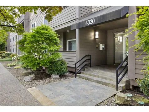 4320 S Corbett Avenue Portland OR 97239