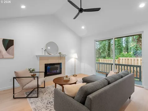 2250 NE 207th Place Fairview OR 97024