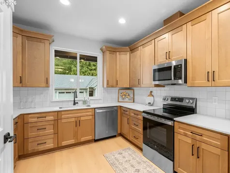 2250 NE 207th Place Fairview OR 97024
