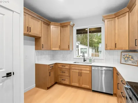 2250 NE 207th Place Fairview OR 97024