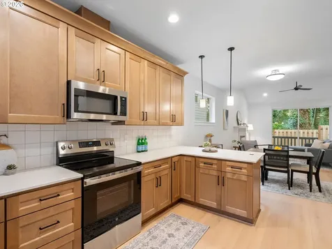2250 NE 207th Place Fairview OR 97024