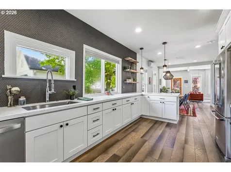 6207 NE 12th Avenue Portland OR 97211