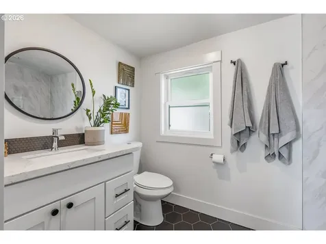 6207 NE 12th Avenue Portland OR 97211