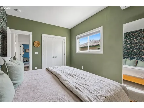 6207 NE 12th Avenue Portland OR 97211