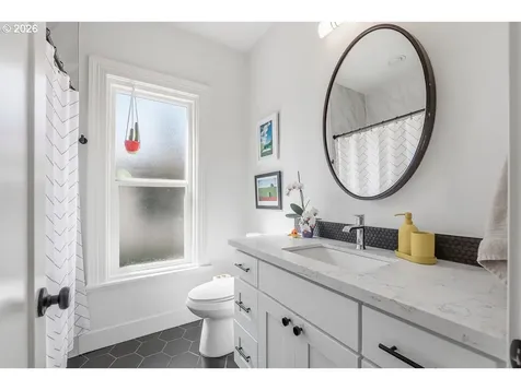 6207 NE 12th Avenue Portland OR 97211