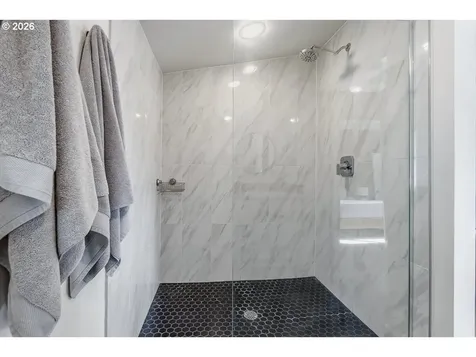 6207 NE 12th Avenue Portland OR 97211
