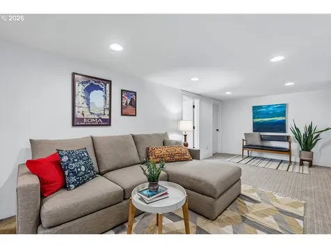 6207 NE 12th Avenue Portland OR 97211