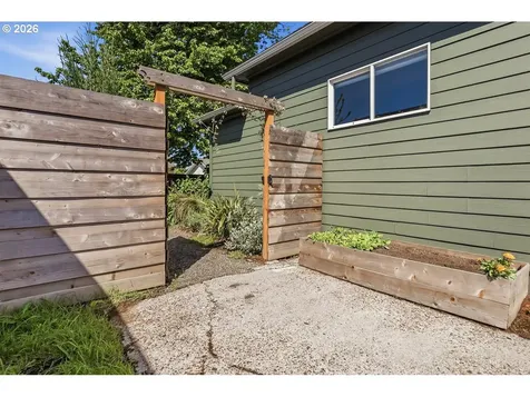 6207 NE 12th Avenue Portland OR 97211