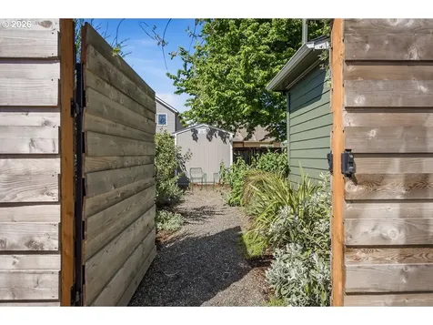 6207 NE 12th Avenue Portland OR 97211
