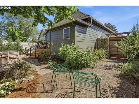 6207 NE 12th Avenue Portland OR 97211