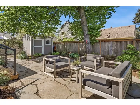 6207 NE 12th Avenue Portland OR 97211