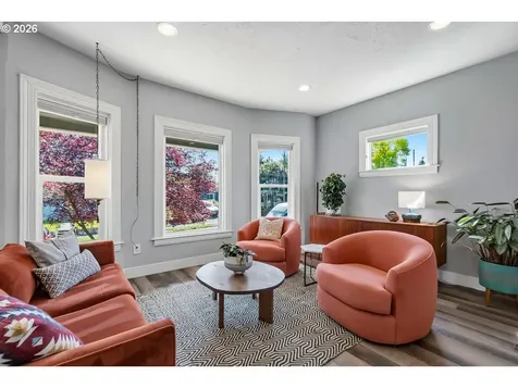 6207 NE 12th Avenue Portland OR 97211