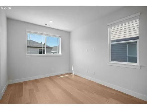 7773 NW Eleanor Avenue Portland OR 97229
