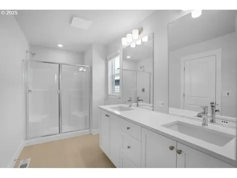 7773 NW Eleanor Avenue Portland OR 97229