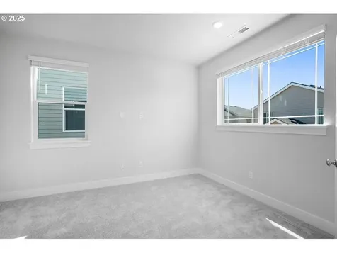7773 NW Eleanor Avenue Portland OR 97229
