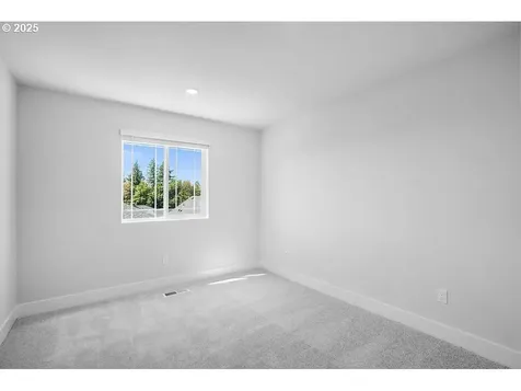 7773 NW Eleanor Avenue Portland OR 97229
