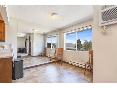 1622 E 9th Street The Dalles OR 97058