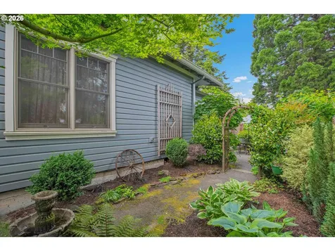 2123 15th Avenue Forest Grove OR 97116