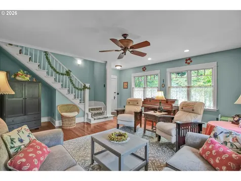 2123 15th Avenue Forest Grove OR 97116