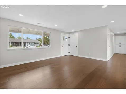 553 Elm Street Jefferson OR 97352