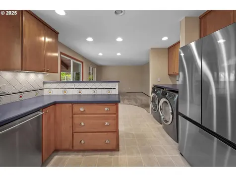 11965 NW Oatfield Court Portland OR 97229