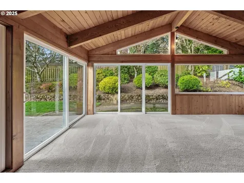 11965 NW Oatfield Court Portland OR 97229