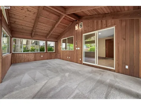 11965 NW Oatfield Court Portland OR 97229