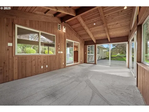 11965 NW Oatfield Court Portland OR 97229