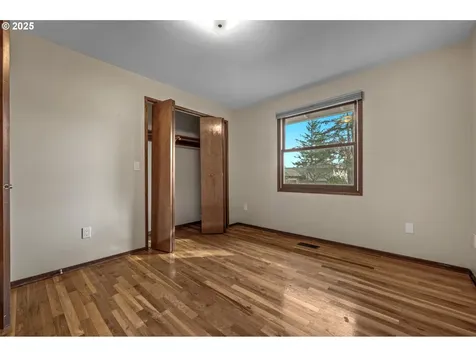 11965 NW Oatfield Court Portland OR 97229