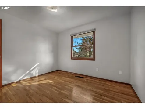 11965 NW Oatfield Court Portland OR 97229