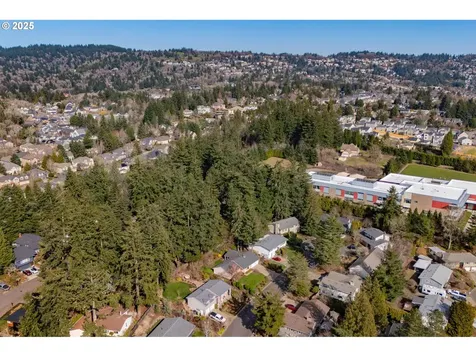 11965 NW Oatfield Court Portland OR 97229