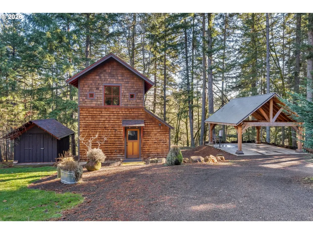 32 Hamilton Avenue Underwood WA 98651