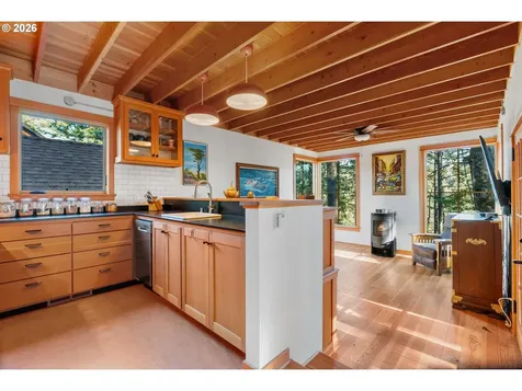 32 Hamilton Avenue Underwood WA 98651