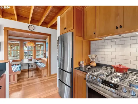 32 Hamilton Avenue Underwood WA 98651