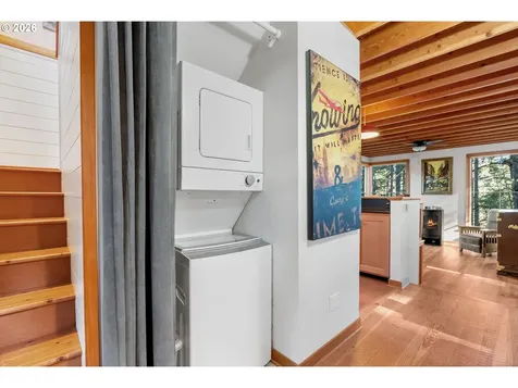 32 Hamilton Avenue Underwood WA 98651