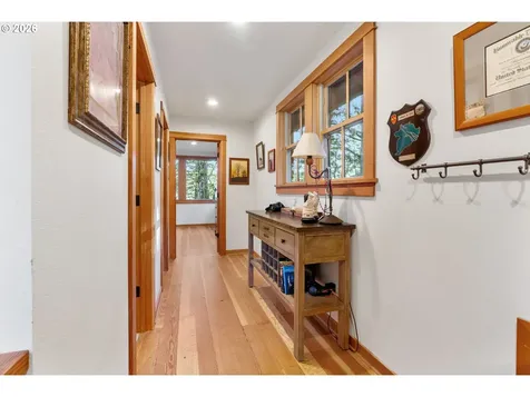 32 Hamilton Avenue Underwood WA 98651
