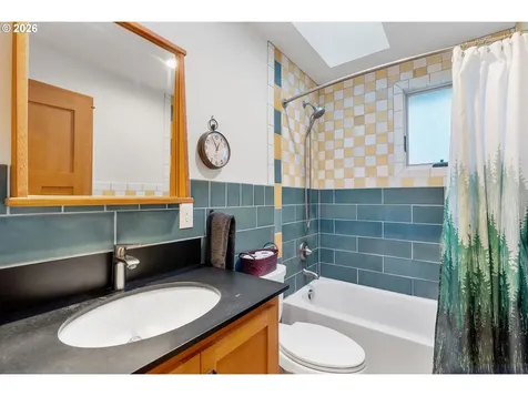 32 Hamilton Avenue Underwood WA 98651