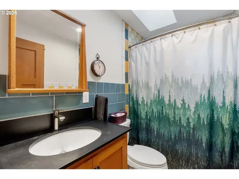 32 Hamilton Avenue Underwood WA 98651